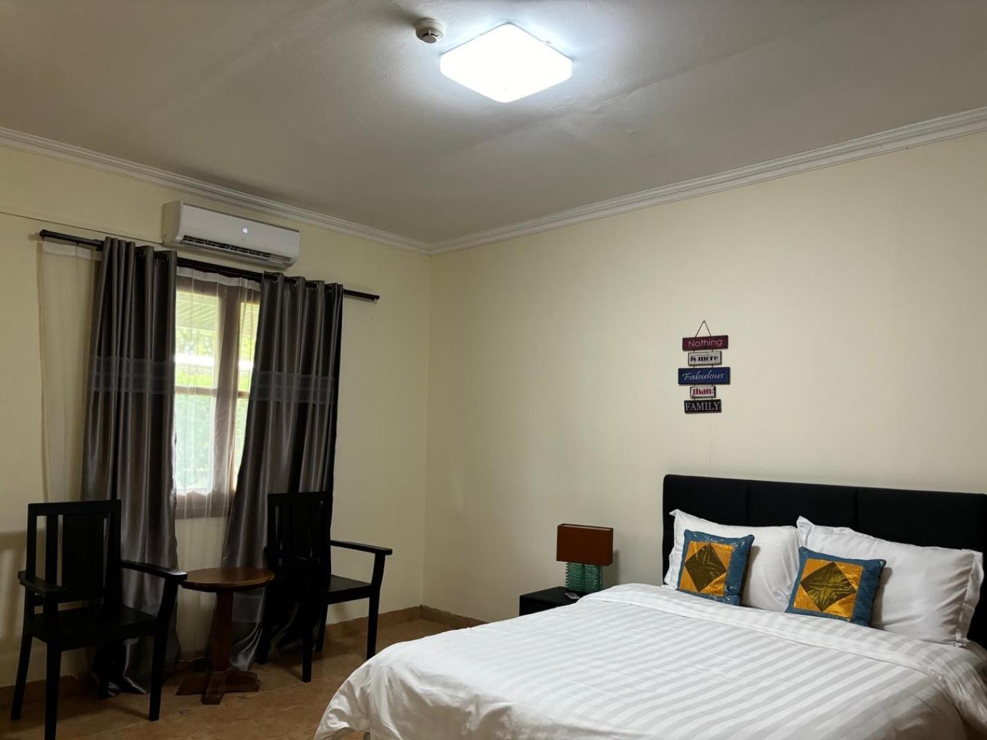 Palm Malinamoc Hotel Dili Esterno foto