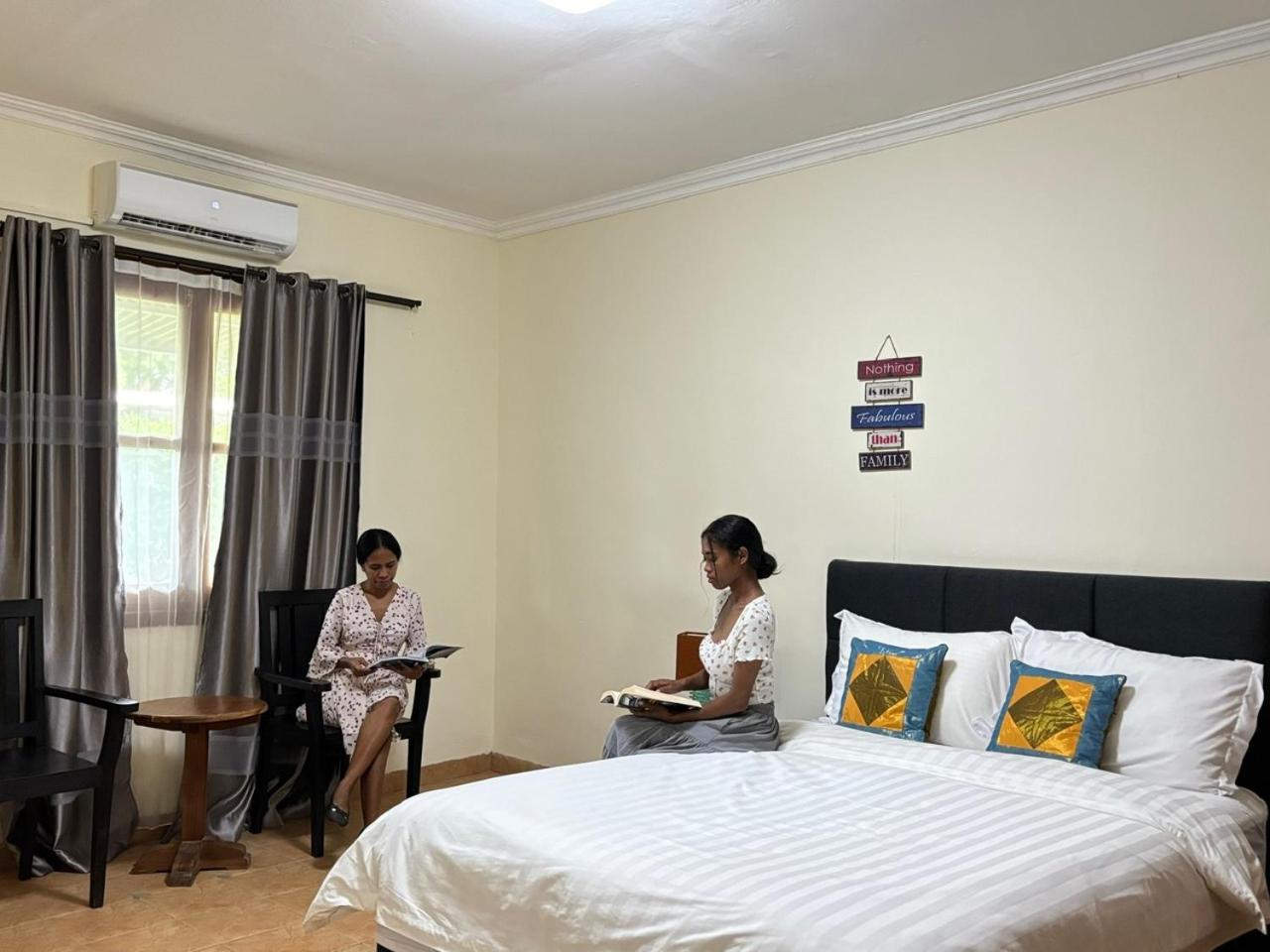 Palm Malinamoc Hotel Dili Esterno foto