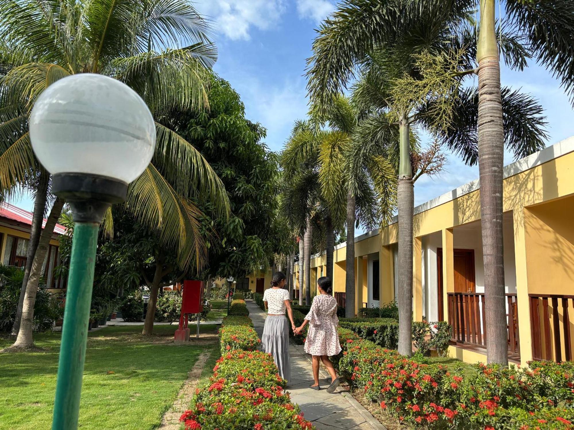 Palm Malinamoc Hotel Dili Esterno foto