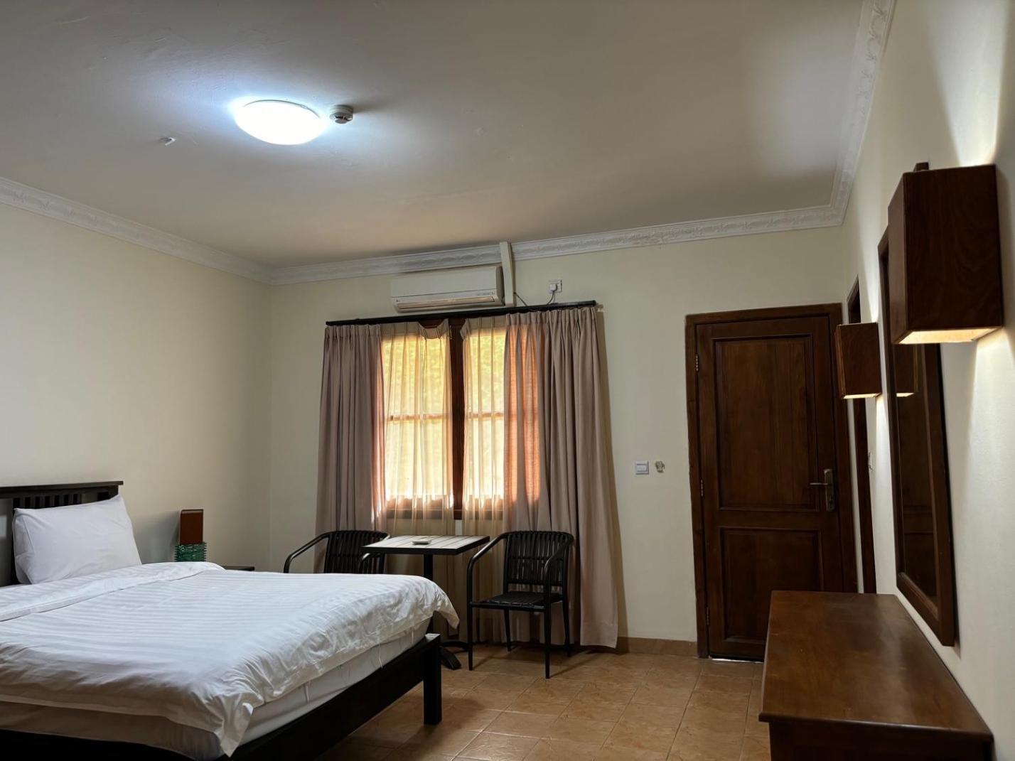 Palm Malinamoc Hotel Dili Esterno foto